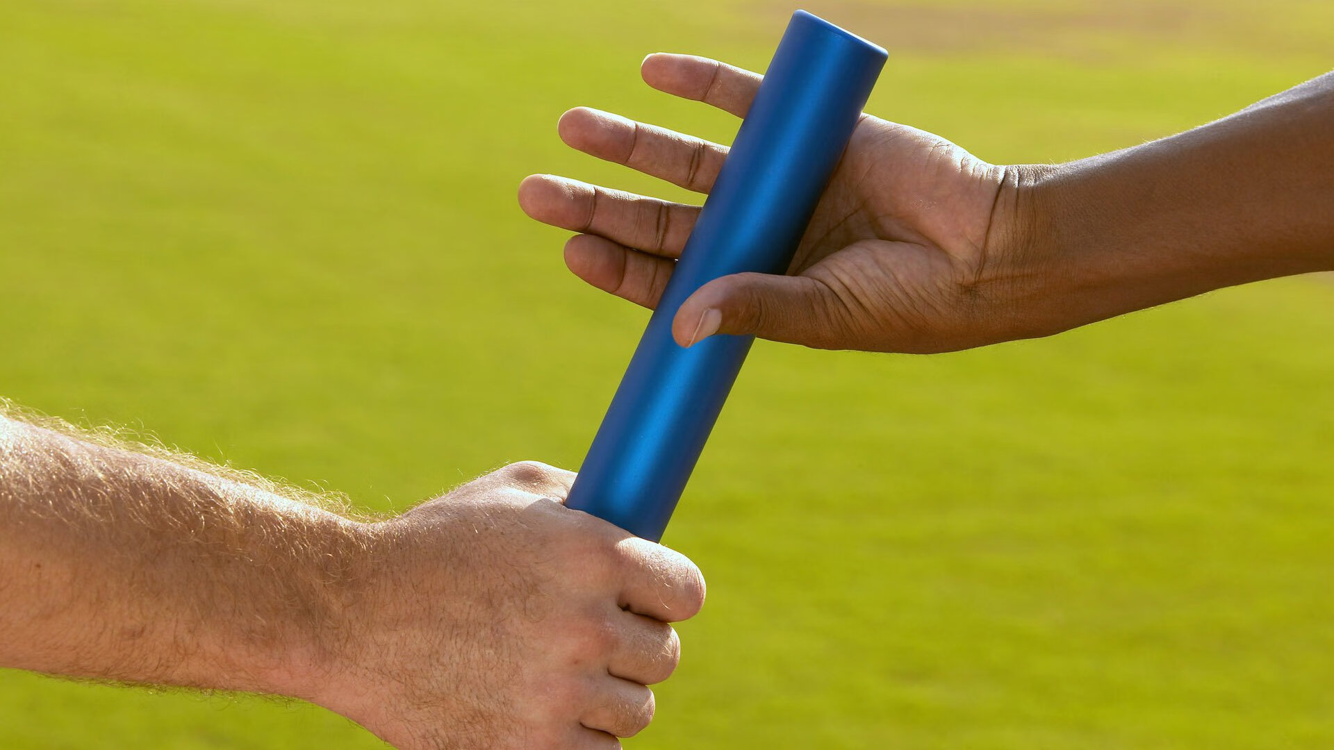 重磅转会!曼城官宣签下阿根廷新星阿尔瓦雷斯,转会费高达5500万欧元